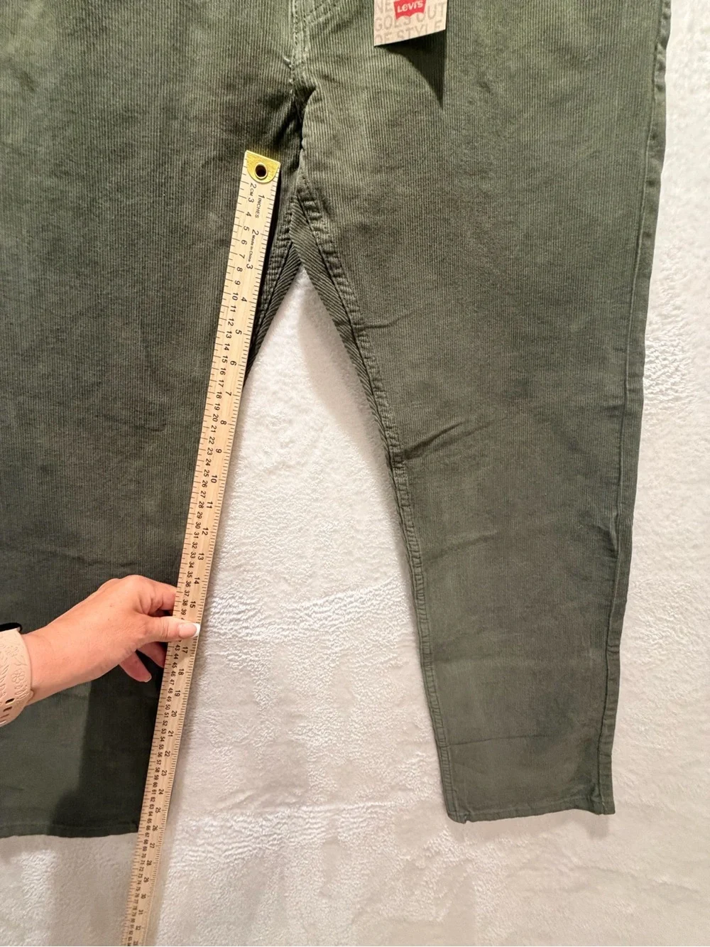 Levi’s 502 Regular Taper Olive Stretch Corduroy Pants 33x30 NWT Men’s